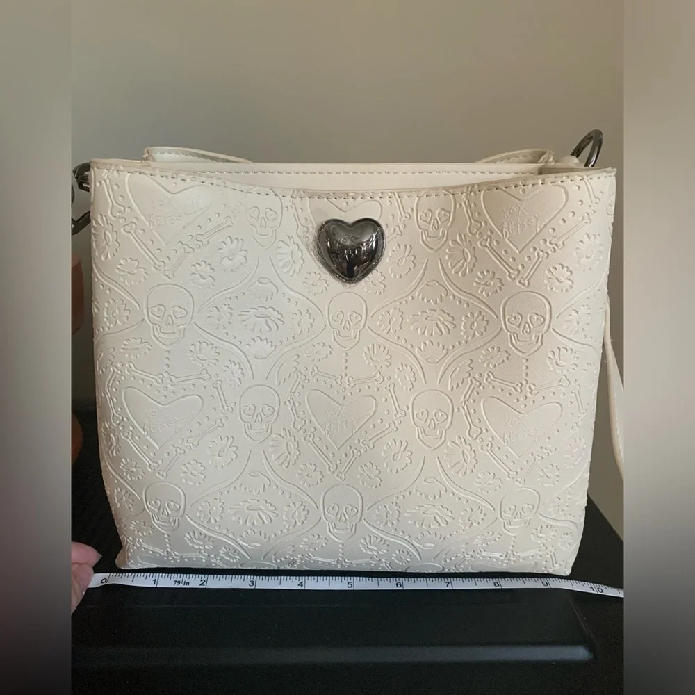 *smaller* Betsey Johnson skull embossed crossbody or satchel purse halloween - Picture 11 of 15